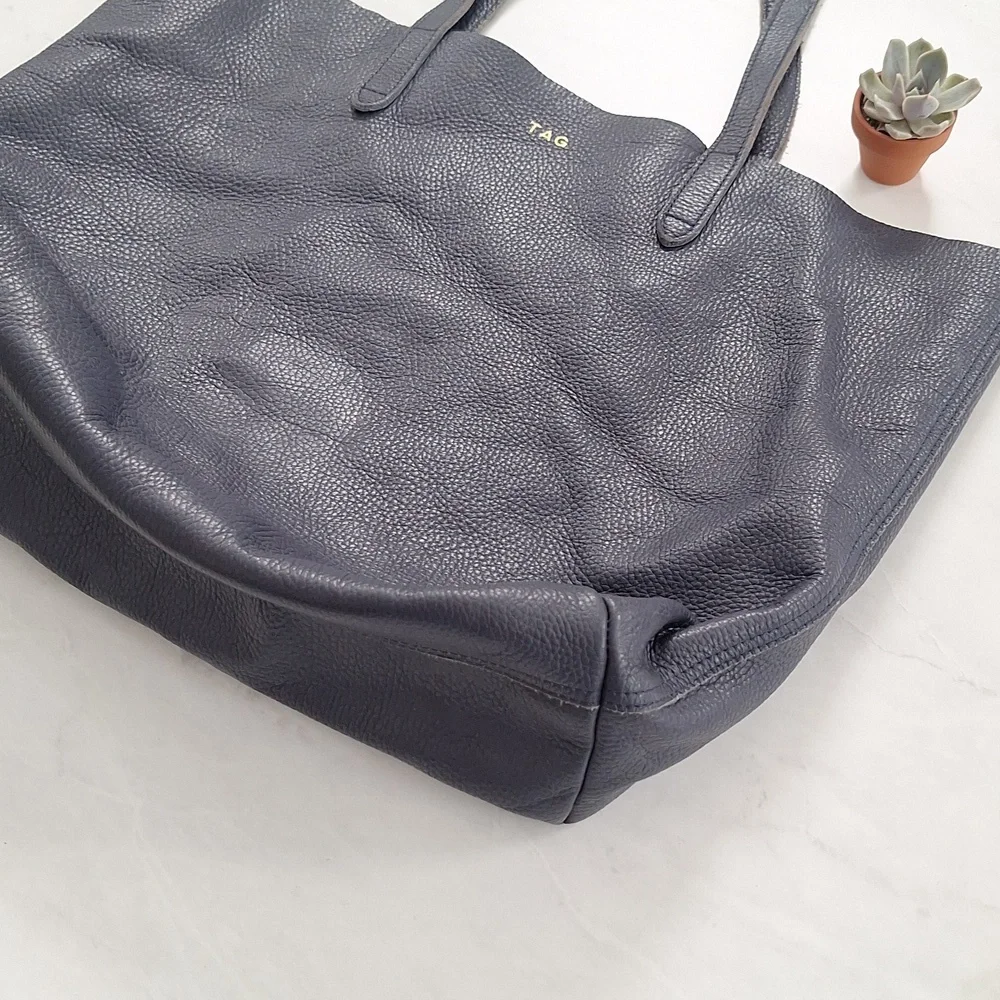 Cuyana Navy Large Leather Tote